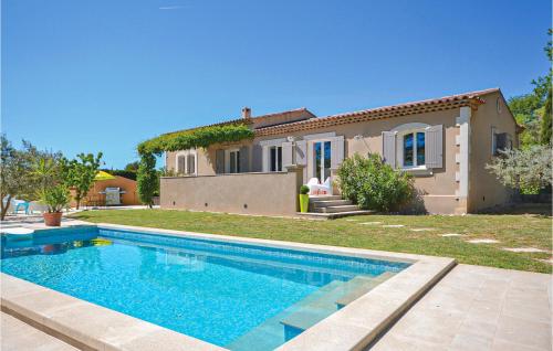 Awesome home in Cadenet with 3 Bedrooms, WiFi and Outdoor swimming pool : Maisons de vacances proche de Cadenet