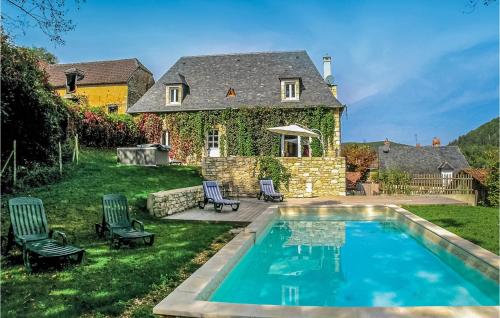 Beautiful home in Coly with 4 Bedrooms, WiFi and Outdoor swimming pool : Maisons de vacances proche de Coly