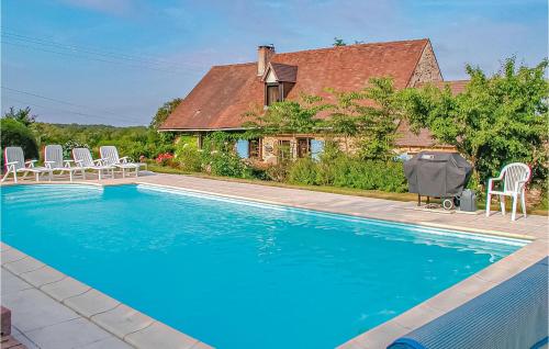 Beautiful Home In St, Priest La Fougeres With Wifi, Private Swimming Pool And Outdoor Swimming Pool : Maisons de vacances proche de La Coquille
