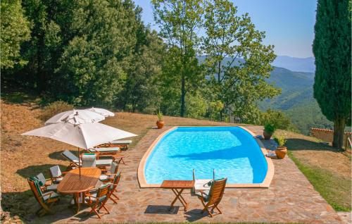 Amazing home in Taulis with 3 Bedrooms, WiFi and Outdoor swimming pool : Maisons de vacances proche de La Bastide