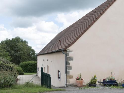 Gîte Cressanges, 4 pièces, 6 personnes - FR-1-489-78 : Maisons de vacances proche de Louchy-Montfand