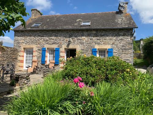 Lake Cottage, In A Small Village : Maisons de vacances proche de Saint-Gelven