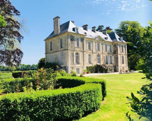 Charming 18th Century Chateau, near Bayeux in Calvados, Normandie : Villas proche de Le Tourneur