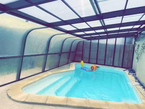 Maison de vacances avec piscine chauffée et spa : Maisons de vacances proche de Chalmaison