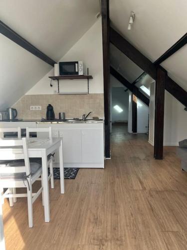Appartement coquet dans maison individuelle : Appartements proche de Fontenay-le-Vicomte