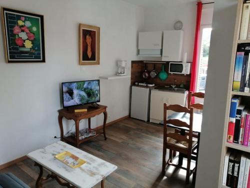 S2 Studio à Courtenay proche commerces : Appartements proche de Saint-Loup-de-Gonois