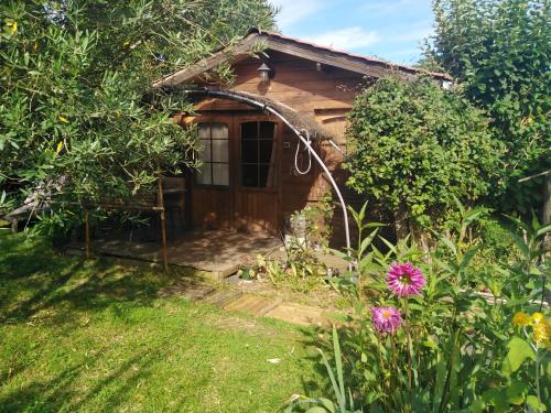 Le chalet du Jardin caché : Maisons d'hotes proche de Couthures-sur-Garonne