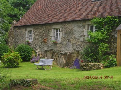 Gîte Moulins-le-Carbonnel, 3 pièces, 6 personnes - FR-1-410-153 : Maisons de vacances proche de Champfleur