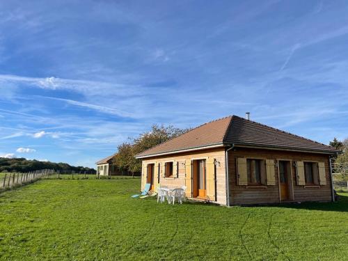 Les Petites Maisons Bois : Maisons de vacances proche de Rigny-le-Ferron