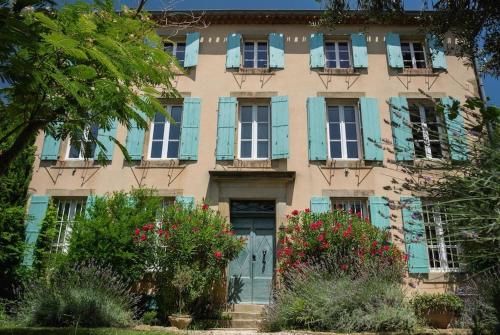 La Maison: A secret 16 bedroom garden oasis for groups up to 30 guests : Villas proche de Pennautier