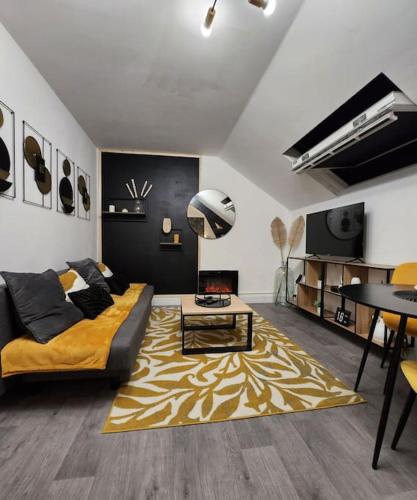 Au Ernest D. Appartement jaune - Welcome In Nantes : Appartements proche de Basse-Goulaine