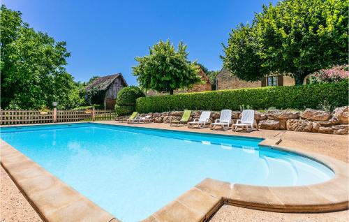 Awesome apartment in St, Crpin-et-Carlucet with 1 Bedrooms, WiFi and Outdoor swimming pool : Appartements proche de Saint-Crépin-et-Carlucet