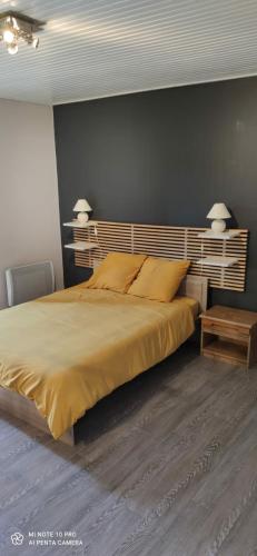 Murat : appartement 2 pièces en centre ville : Appartements proche de Neussargues-Moissac