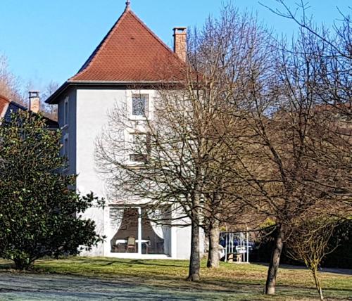 Dépendance dans maison bourgeoise campagne Lyonnaise : Maisons de vacances proche d'Oytier-Saint-Oblas