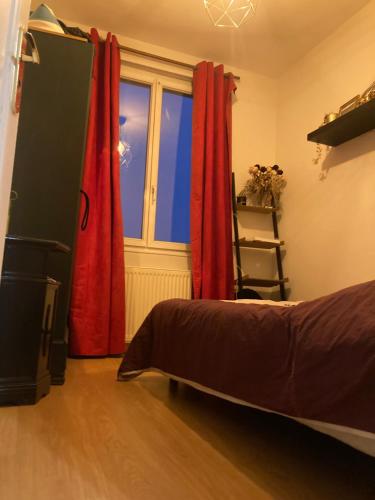 Lucky-s bedroom : Sejours chez l'habitant proche de Saint-Martin-du-Vivier
