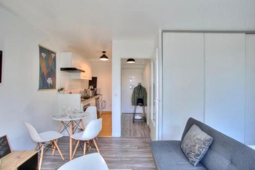 Studio spacieux avec terrasse et parking : Appartements proche de Morsang-sur-Orge