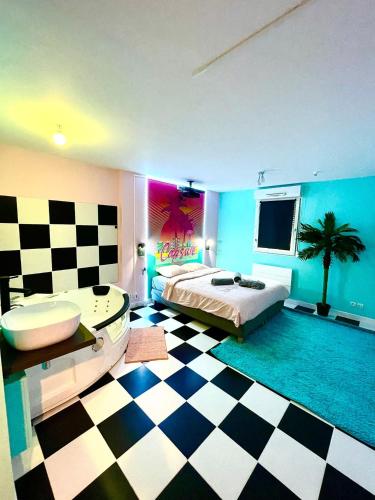 Capsule Miami Vice -billard-balneo-écran cinema-ping pong-nintendo : Appartements proche d'Ablain-Saint-Nazaire