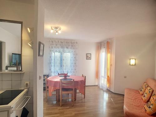 Appartement Lamalou-les-Bains, 2 pièces, 2 personnes - FR-1-451-21 : Appartements proche de Saint-Gervais-sur-Mare