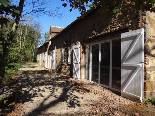 Gîte La Bazoge, 6 pièces, 10 personnes - FR-1-410-213 : Maisons de vacances proche de Sainte-Jamme-sur-Sarthe