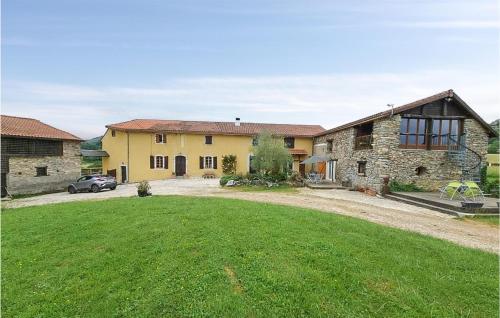Nice Home In Montouss With Outdoor Swimming Pool, Jacuzzi And Wifi : Maisons de vacances proche de Lécussan