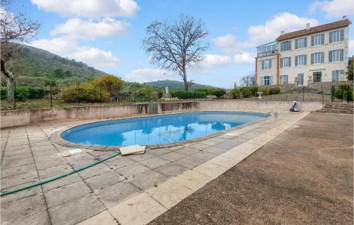 Beautiful Home In Fox-amphoux With Outdoor Swimming Pool, 2 Bedrooms And Swimming Pool : Maisons de vacances proche de Pontevès