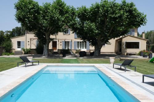 Ls2-376 MAS DES CARDOUNS Mas provençal avec piscine chauffée, 10 personnes, en campagne de Cavaillon, dans le Luberon : Maisons de vacances proche de Cavaillon