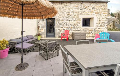 Beautiful home in Pldran with 2 Bedrooms and WiFi : Maisons de vacances proche de Saint-Carreuc