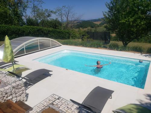 Au Gite L'Écoline 5 étoiles Isère 113m2 vue de rêve piscine : Maisons de vacances proche de Bessins