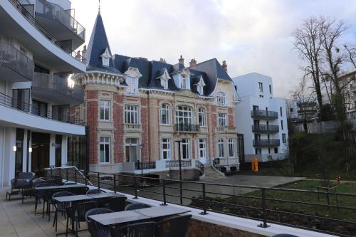 DOMITYS LE PARC DES AUBIERS : Appart'hotels proche de Carrières-sous-Poissy