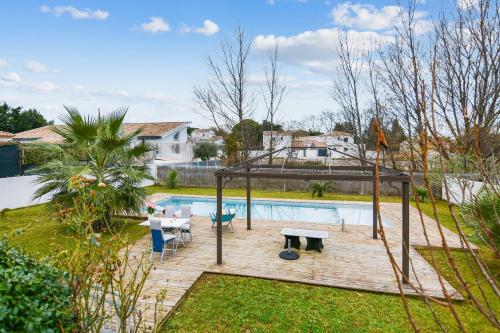 Nice and calm villa with pool nearby Sète - Welkeys : Villas proche de Cournonsec
