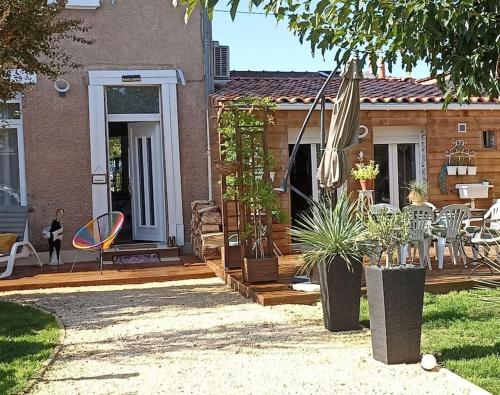 Maison agréablement chaleureuse : Maisons de vacances proche de Blaye-les-Mines