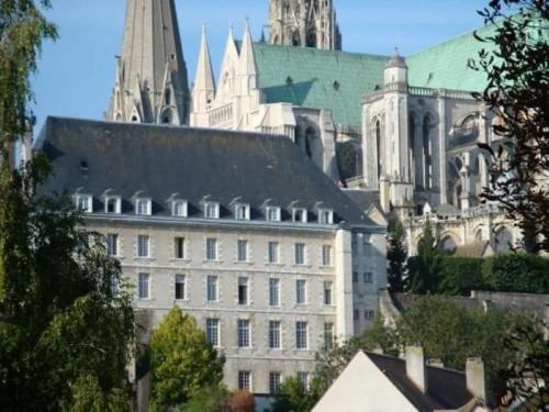 Hôtellerie Saint Yves : Hotels proche de Dreux