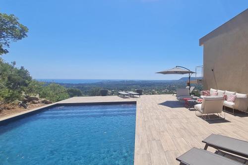 Villa Aria Mezzana 14 pers piscine chauffée 5 min plage en voiture : Villas proche de Conca