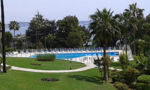 Super Cannes vue mer, grande piscine, parc et parking privé : Appartements proche de Vallauris