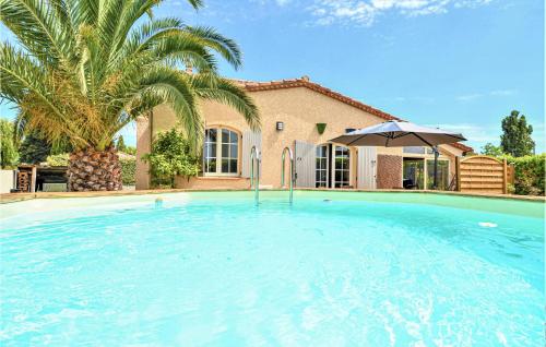 Nice home in Pierrelatte with 4 Bedrooms, WiFi and Outdoor swimming pool : Maisons de vacances proche de Les Granges-Gontardes