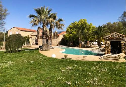 Villa de 5 chambres avec piscine privee jacuzzi et jardin clos a Laroque des Alberes : Villas proche de Laroque-des-Albères