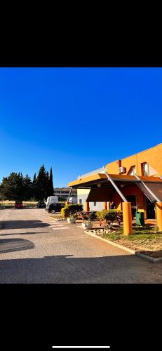 KYRIAD DIRECT BRIGNOLES - Provence Verte : Hotels proche de La Celle
