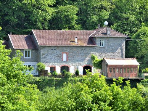 Fontchauvaux Holiday Gites : Maisons de vacances proche de Saint-Amand-Jartoudeix