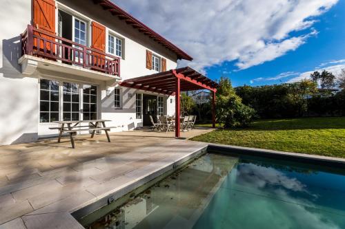 LAKEVIEW KEYWEEK Villa with Pool Garden and Terrace in Biarritz : Villas proche d'Anglet