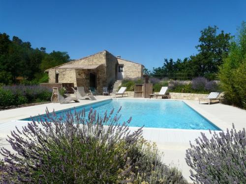LS2-111 Ancien moulin piscine chauffée, très jolie vue sur Ansouis Luberon 10 personnes : Villas proche d'Ansouis