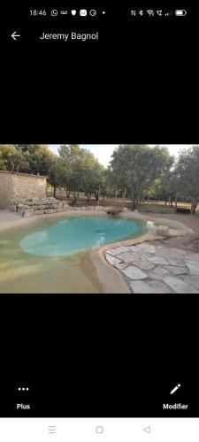 le pénéquet : climatisé, piscine lagon au milieu des chênes : Maisons de vacances proche de Le Beaucet