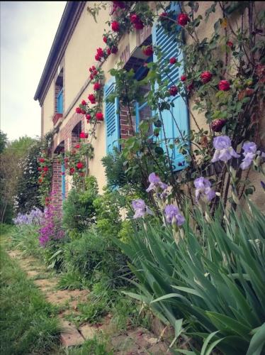 La Ferme de Plénoise Chambres d'hôtes : Maisons d'hotes proche de Saint-Loup-d'Ordon