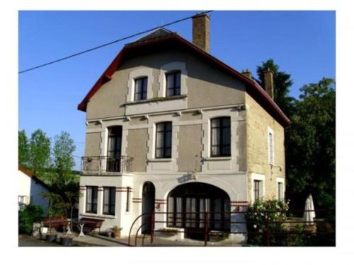 Hotel de la Gare : Maisons de vacances proche d'Ardeuil-et-Montfauxelles