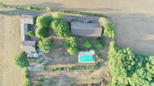 Gîte 'à la campagne' met gedeeld zwembad. : Maisons de vacances proche de Lacapelle-Pinet