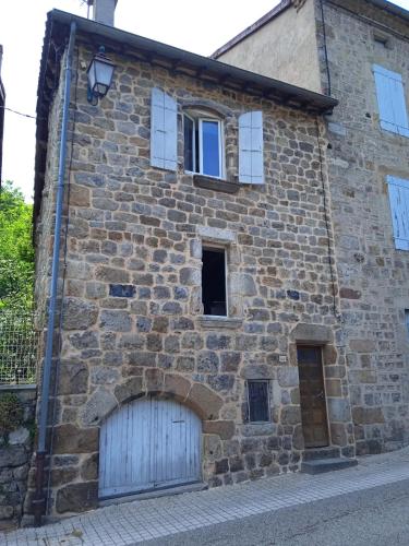 Agréable maison de village : Maisons de vacances proche de Montpezat-sous-Bauzon