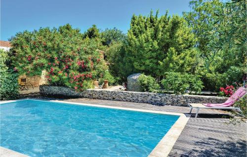 Stunning home in Tavel with 2 Bedrooms, WiFi and Outdoor swimming pool : Maisons de vacances proche de Rochefort-du-Gard