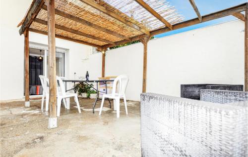 Nice home in Sorede with 2 Bedrooms and WiFi : Maisons de vacances proche de Villelongue-dels-Monts
