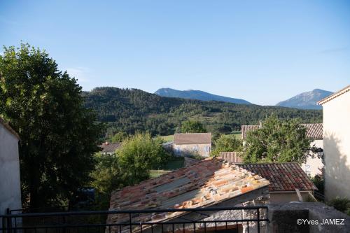 Gîte La Foux de Peyroules : Maisons de vacances proche de Val-de-Chalvagne