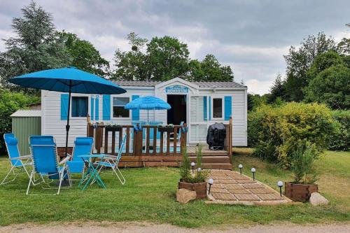La Maison du bonheur Mobil-home camping 3 étoiles Paris à 45 Km : Chalets proche d'Avrainville