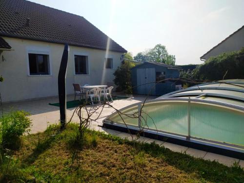 Villa de 4 chambres avec piscine privee sauna et jardin clos a Briare : Villas proche d'Ousson-sur-Loire